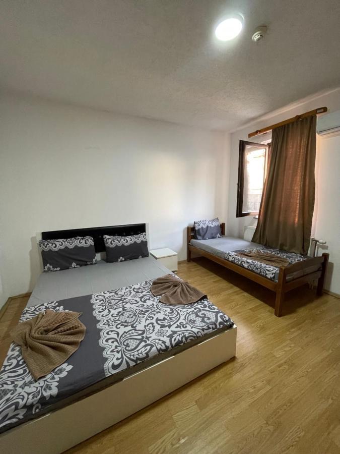 Ela Hostel Prizren Esterno foto