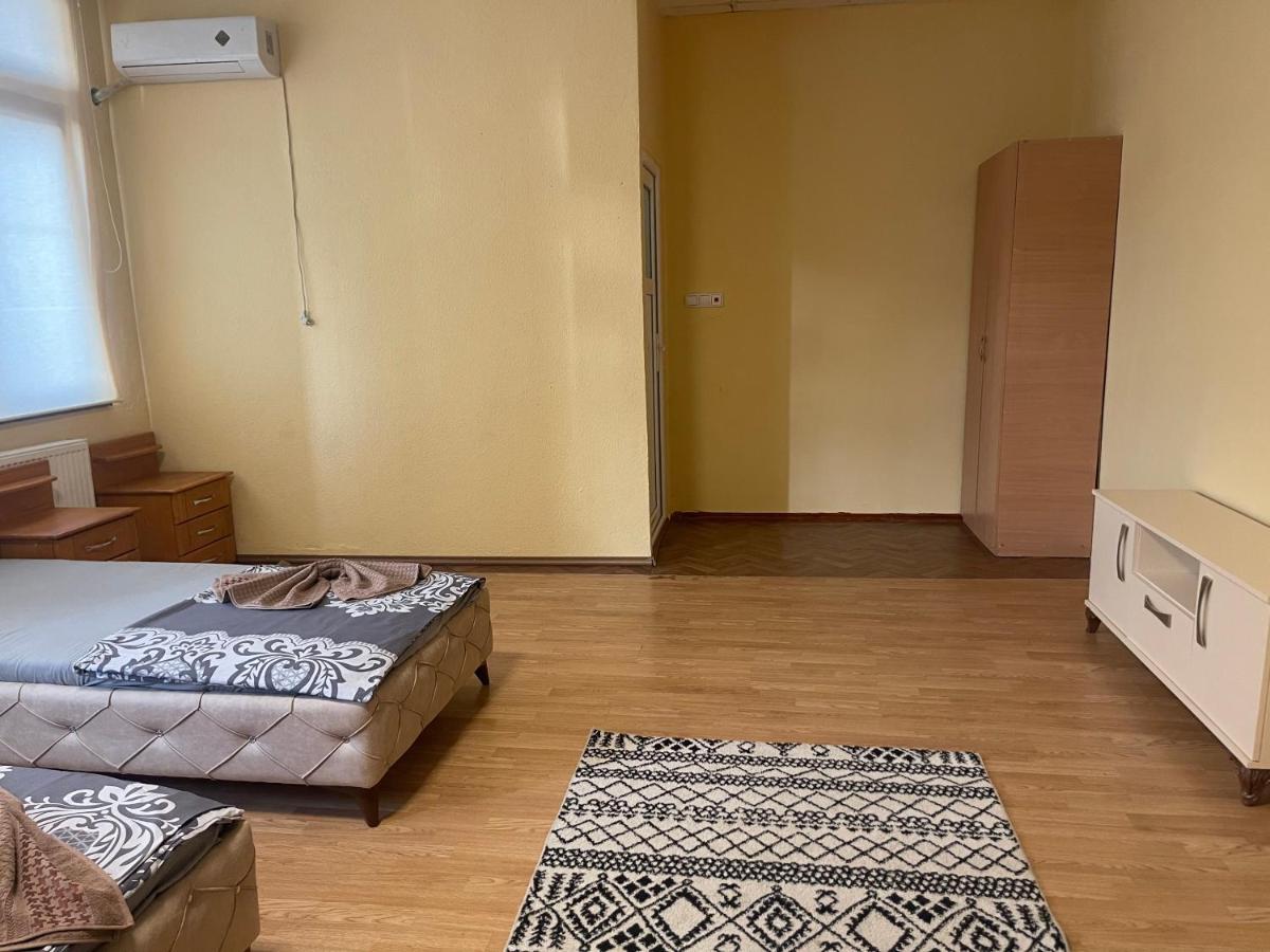 Ela Hostel Prizren Esterno foto